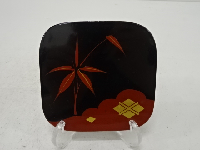 Lacquerware